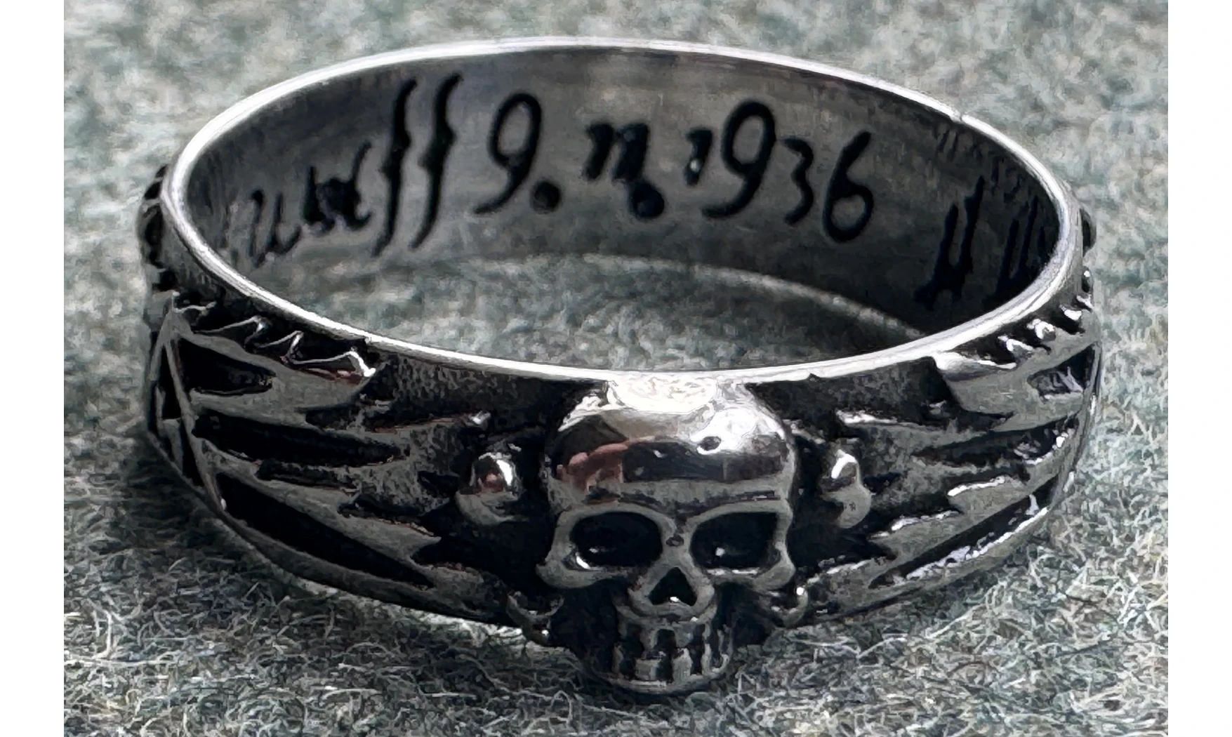 Anillo Totenkopf plata 6.5 mm