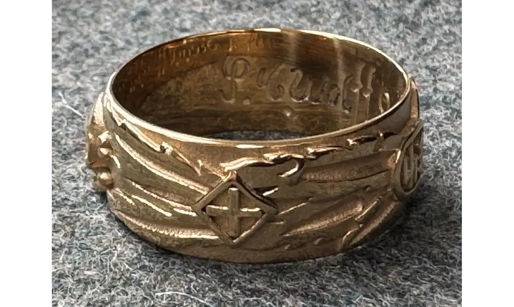 Ring Totenkopf gold 9.5 mm