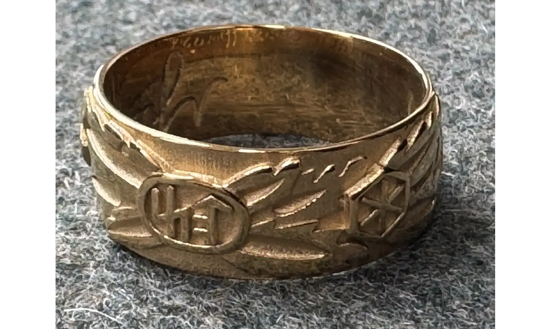 Ring Totenkopf gold 9.5 mm