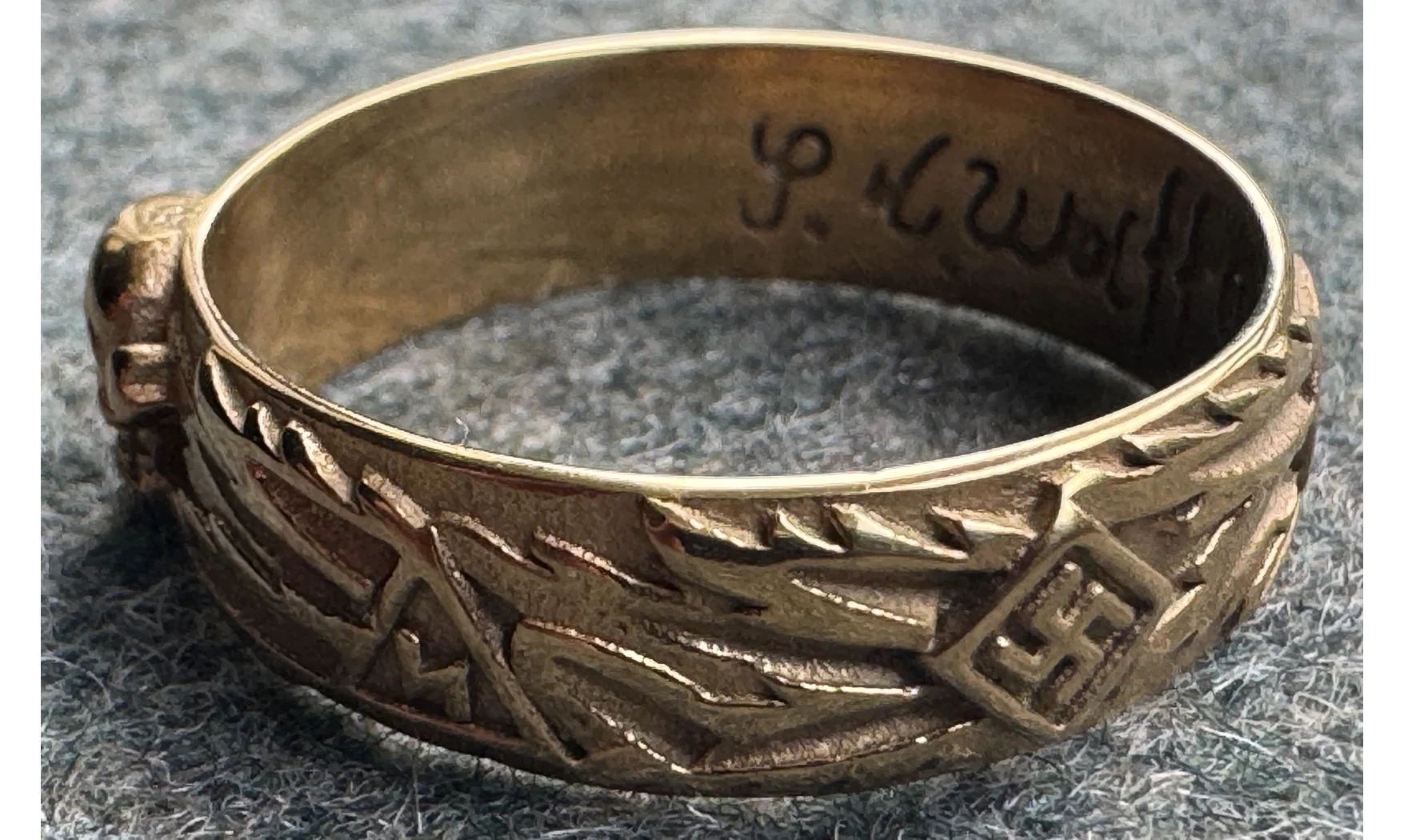 Ring Totenkopf gold 6.5 mm