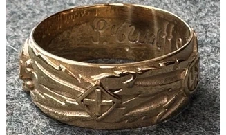 Ring Totenkopf gold 9.5 mm