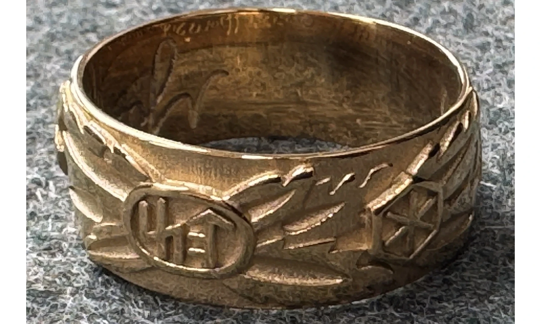 Ring Totenkopf gold 9.5 mm