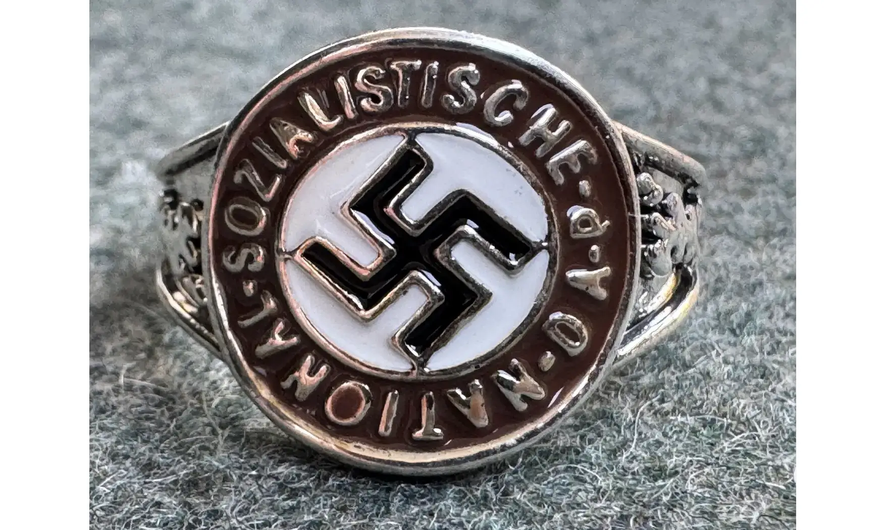 Anillo NSDAP v2