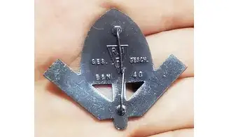 Insignia de gorra RAD