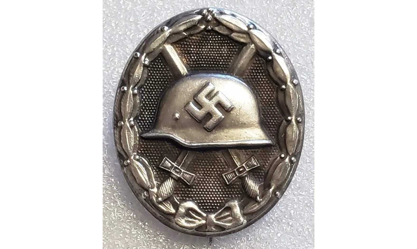 Silver Wounded Badge (Old Silver)