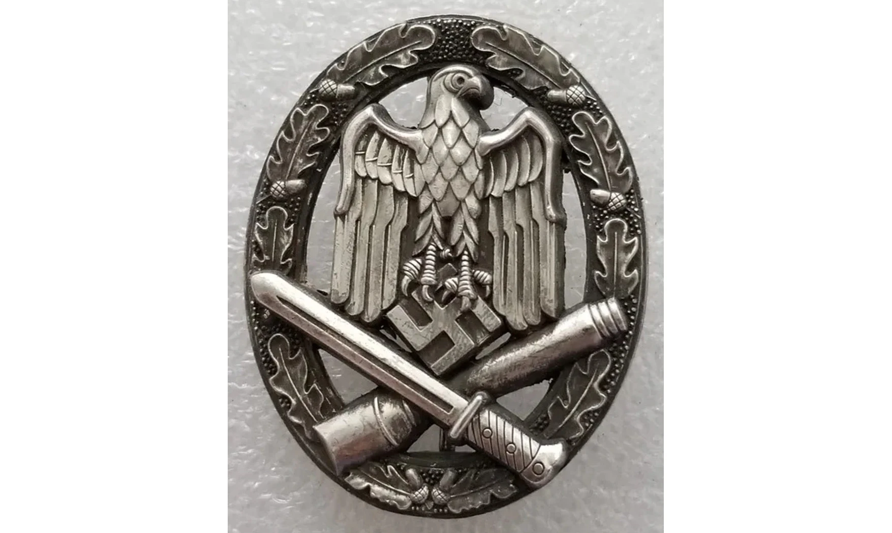 Silver General Assault badge (OD)