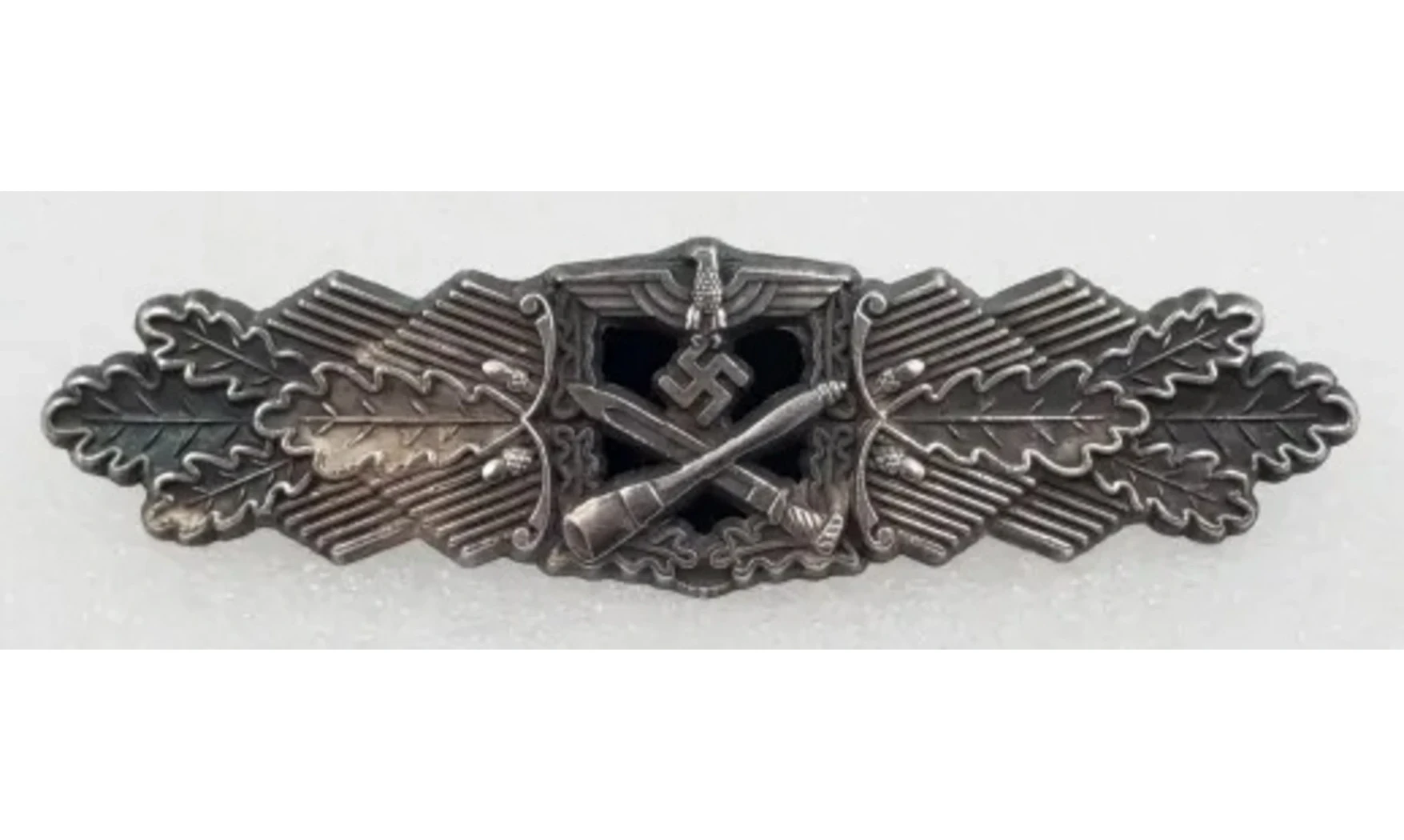 Silver close combat badge
