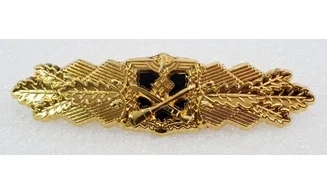 Gold close combat badge