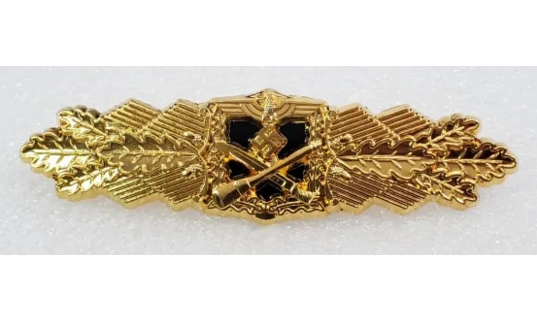 Gold close combat badge