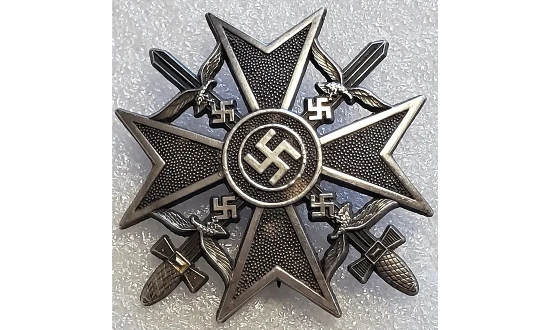 Silver Spanish Cross Swords badge (OS)