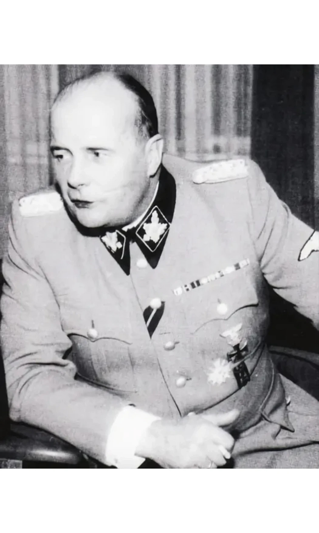 Uniforme Pavel PEC**